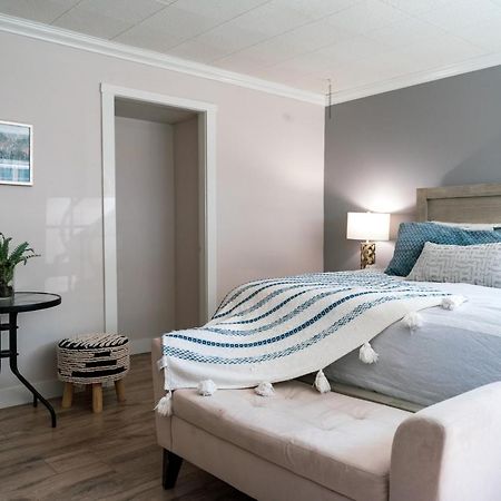 Cheerful Home Close To Downtown Kelowna Ngoại thất bức ảnh