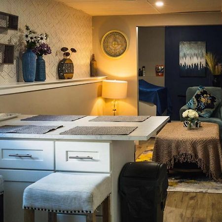 Cheerful Home Close To Downtown Kelowna Ngoại thất bức ảnh