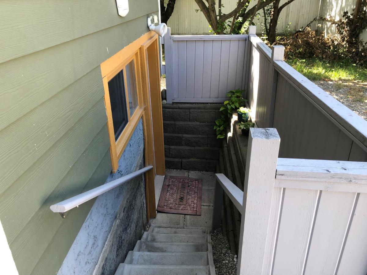 Cheerful Home Close To Downtown Kelowna Ngoại thất bức ảnh